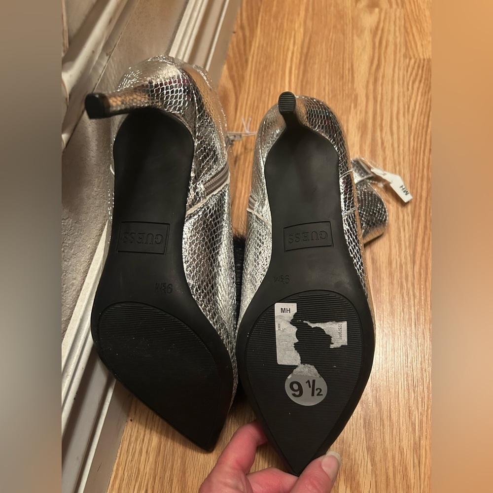 Silver Heeled Boots with Stiletto Heel and Western Design - Picture 4 of 4
